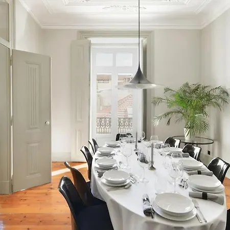 Big Stunning Apartment Lisbon