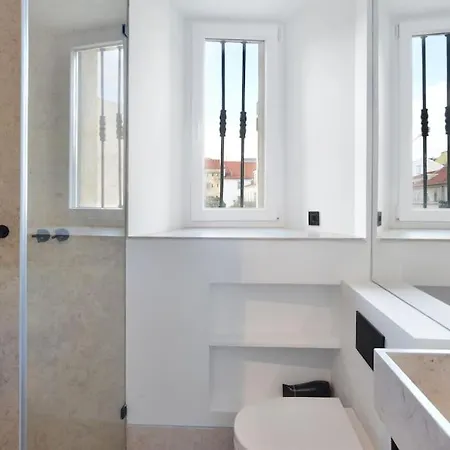 Big Stunning Apartment Lisbon
